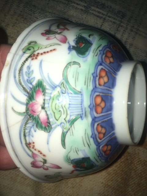 古玩陶瓷青花五彩鴛鴦荷花紋碗拍賣，當前價格6000元