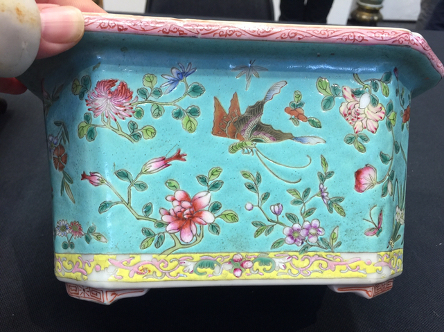 古玩陶瓷粉彩花盆拍賣，當前價格8000元
