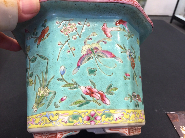 古玩陶瓷粉彩花盆拍賣，當前價格8000元