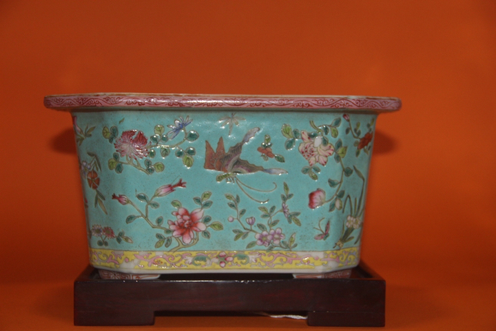 古玩陶瓷粉彩花盆拍賣，當前價格8000元