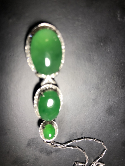 古玩玉器翡翠蛋面吊墜拍賣，當前價格19000元