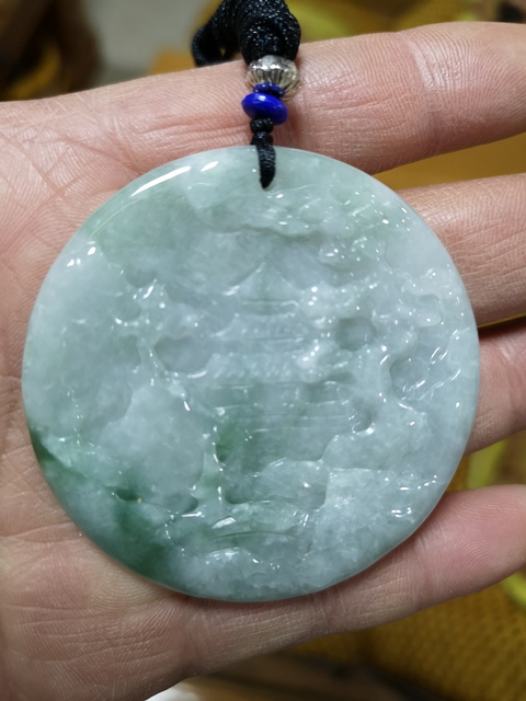 古玩玉器山水圓牌拍賣,當前價格550元