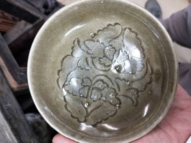 古玩陶瓷青瓷蓖劃花卉紋碗拍賣，當前價格9900元