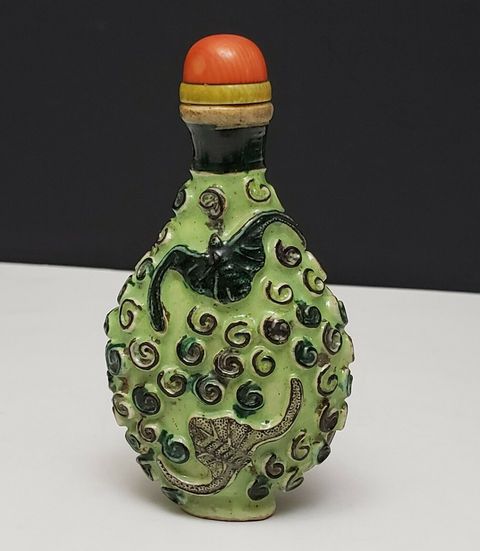 古玩陶瓷粉彩堆塑福壽紋鼻煙壺拍賣，當前價格11800元