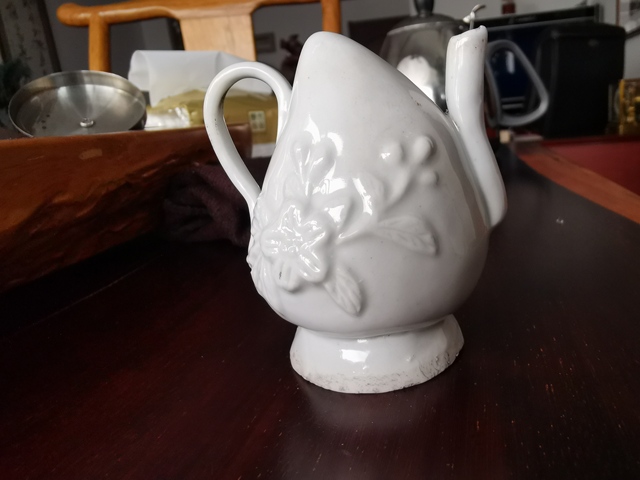 古玩陶瓷白釉印?；ɑ芗y倒流壺拍賣，當前價格7800元