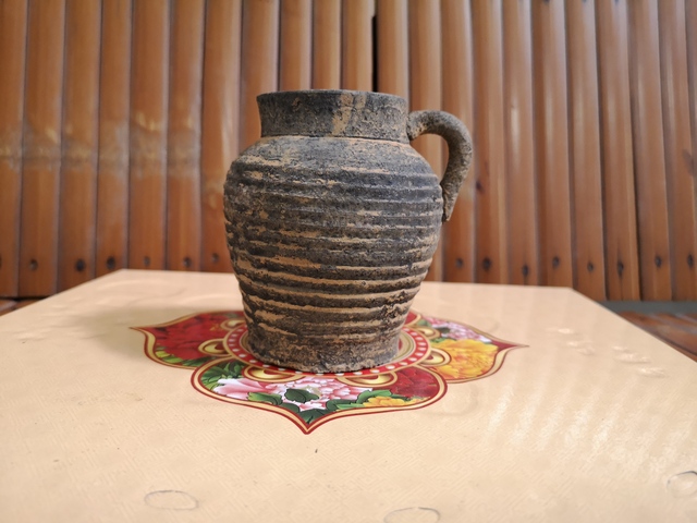 古玩陶瓷執壺拍賣，當前價格398元