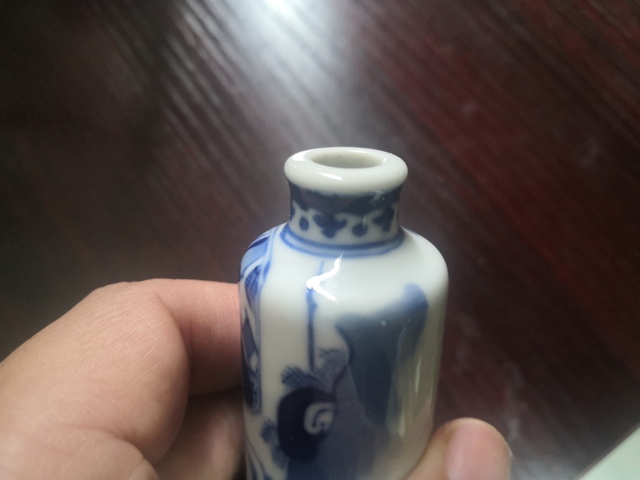 古玩陶瓷鼻煙壺拍賣，當前價格8000元