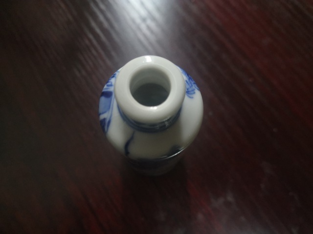 古玩陶瓷鼻煙壺拍賣，當前價格8000元