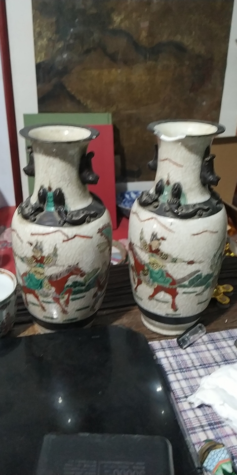 古玩陶瓷刀馬人五彩瓶拍賣，當前價格11000元