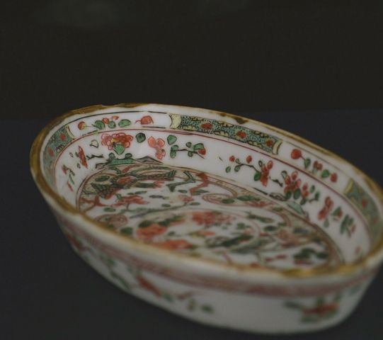 古玩陶瓷五彩鳳穿花紋橢圓型盤拍賣，當前價格7000元