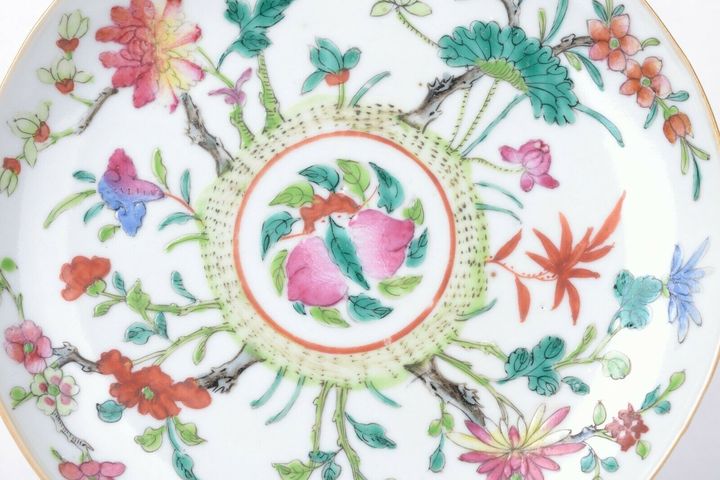 古玩陶瓷粉彩四季花卉紋花口盤拍賣，當前價格15000元