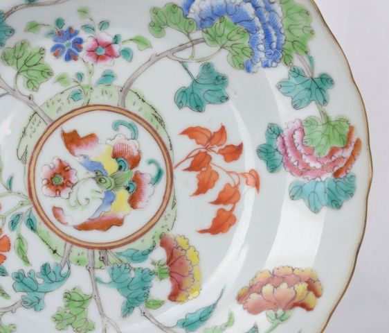 古玩陶瓷粉彩四季花卉紋花口盤拍賣，當前價格15000元