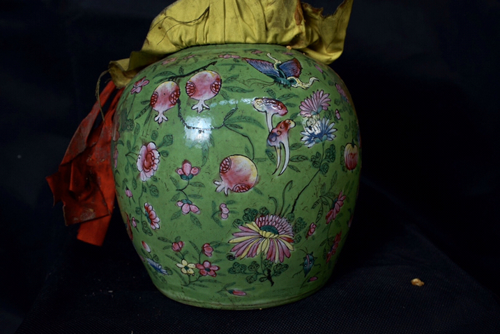 古玩陶瓷綠地粉彩瓜瓞綿綿紋罐拍賣，當前價格5000元