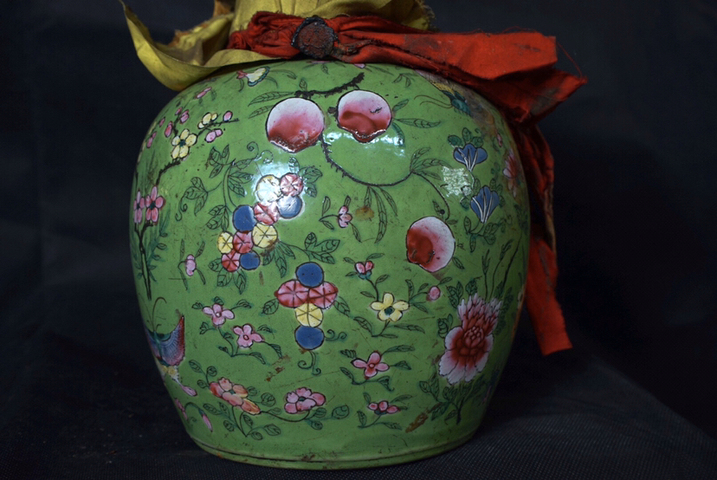古玩陶瓷綠地粉彩瓜瓞綿綿紋罐拍賣，當前價格5000元