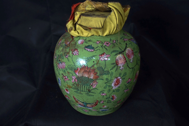 古玩陶瓷綠地粉彩瓜瓞綿綿紋罐拍賣，當前價格5000元