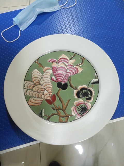 古玩陶瓷粉彩大盤拍賣，當前價格10500元