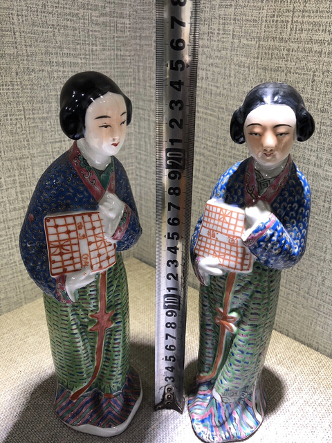 古玩陶瓷仕女粉彩塑像拍賣，當(dāng)前價(jià)格6800元