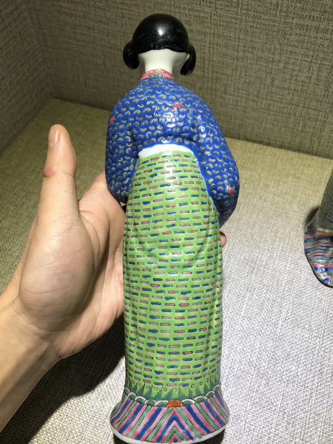 古玩陶瓷仕女粉彩塑像拍賣，當(dāng)前價(jià)格6800元