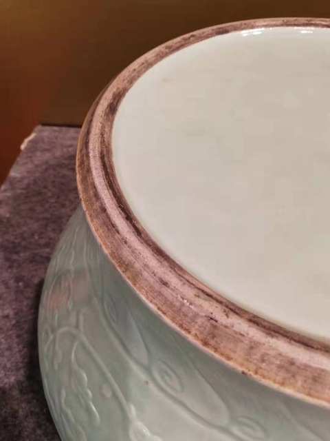 古玩陶瓷粉青釉印纏枝花卉紋扇缸拍賣，當(dāng)前價格9800元