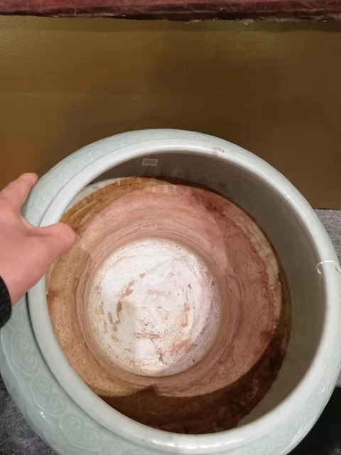 古玩陶瓷粉青釉印纏枝花卉紋扇缸拍賣，當(dāng)前價格9800元