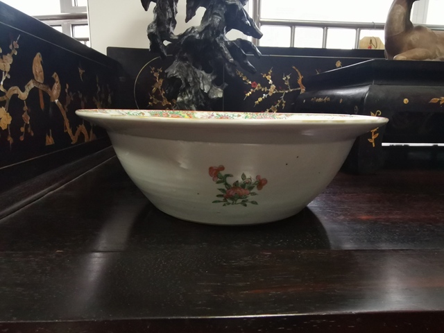 古玩陶瓷廣彩花卉人物紋盆拍賣，當前價格15000元