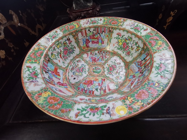 古玩陶瓷廣彩花卉人物紋盆拍賣，當前價格15000元