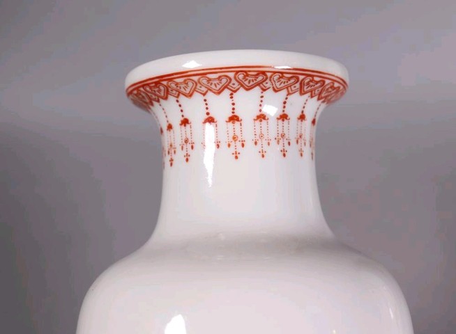 古玩陶瓷粉彩瓶拍賣，當(dāng)前價(jià)格9890元