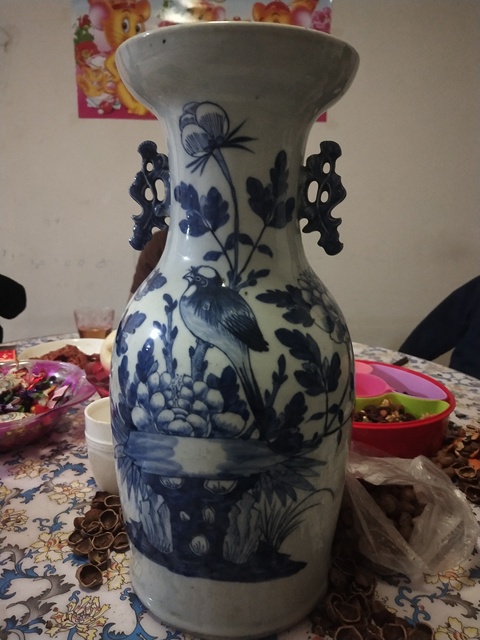 古玩陶瓷青花瓶拍賣，當(dāng)前價(jià)格9800元