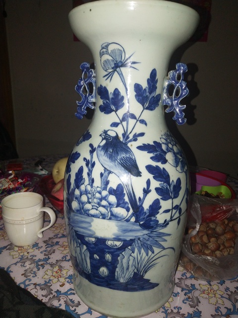 古玩陶瓷青花瓶拍賣，當(dāng)前價(jià)格9800元