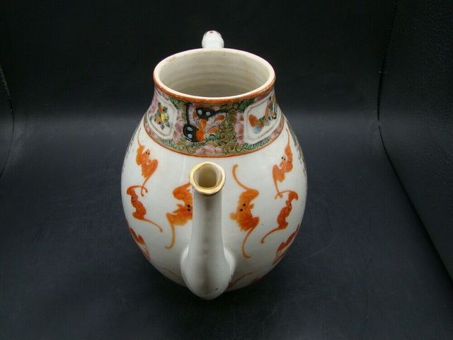 古玩陶瓷廣彩蝴蝶蝙蝠紋茶壺拍賣(mài)，當(dāng)前價(jià)格5800元