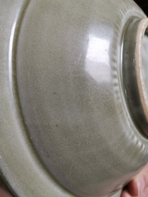 古玩陶瓷元代龍泉窯貼塑雙魚(yú)紋折沿盤(pán)拍賣(mài)，當(dāng)前價(jià)格16800元