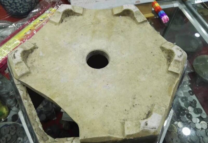 古玩陶瓷龍紋花盆拍賣，當前價格8800元