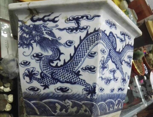 古玩陶瓷龍紋花盆拍賣，當前價格8800元