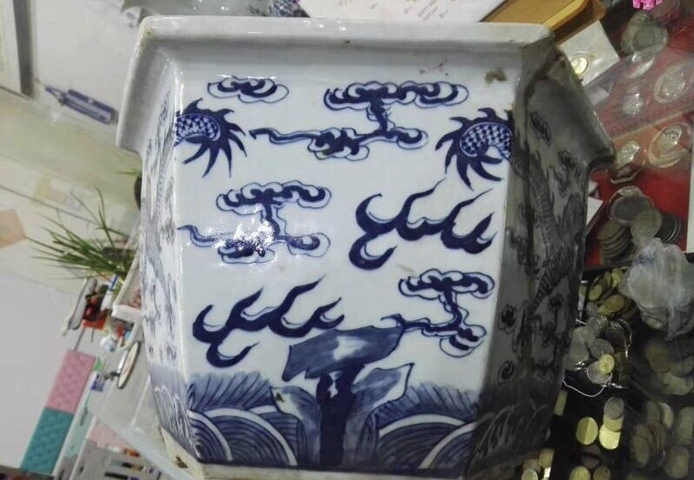 古玩陶瓷龍紋花盆拍賣，當前價格8800元