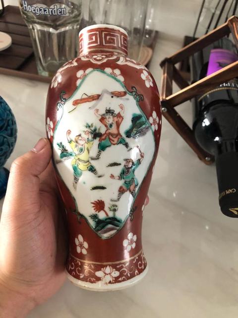 古玩陶瓷人物瓶拍賣，當前價格9000元