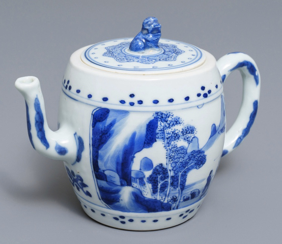 古玩陶瓷康熙青花山水人物壺拍賣，當前價格10000元