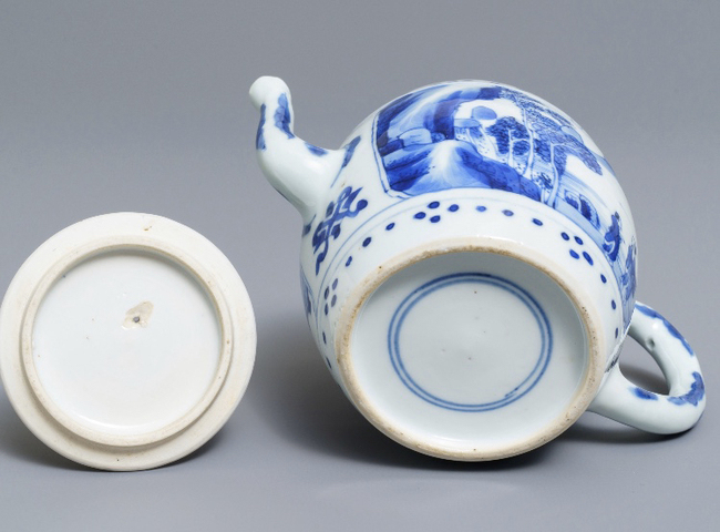 古玩陶瓷康熙青花山水人物壺拍賣，當前價格10000元