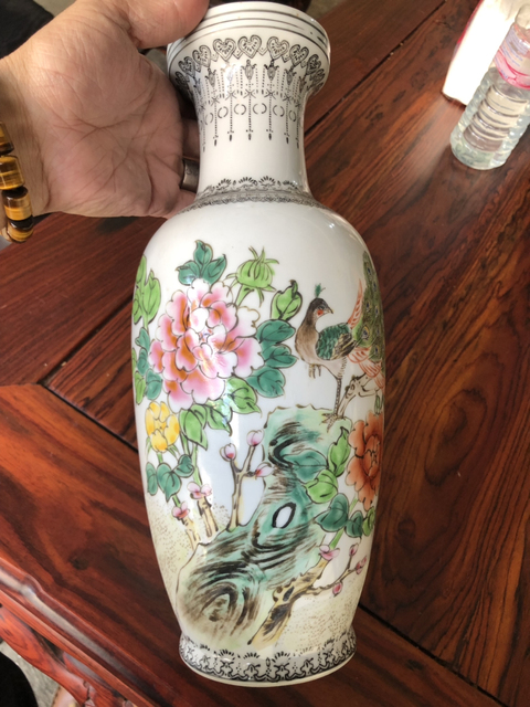 古玩陶瓷花鳥(niǎo)瓶拍賣(mài)，當(dāng)前價(jià)格3500元