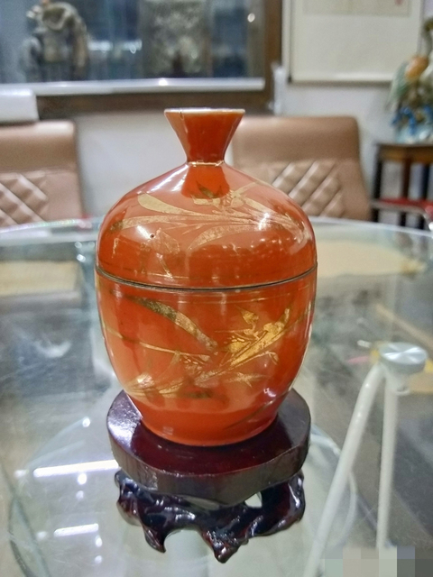 古玩陶瓷**紅釉地描金蓋缸拍賣，當(dāng)前價格5000元