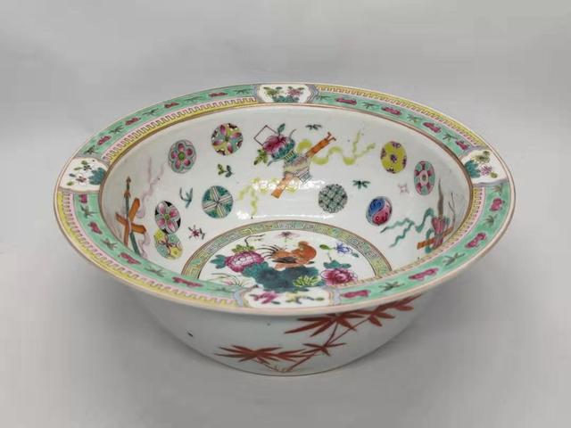 古玩陶瓷凈手盆拍賣，當(dāng)前價(jià)格8300元