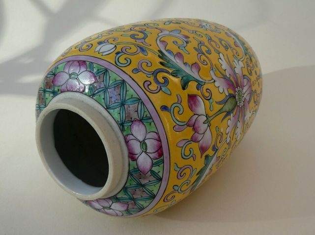 古玩陶瓷粉彩纏枝花卉紋萊芙罐拍賣，當(dāng)前價格7000元