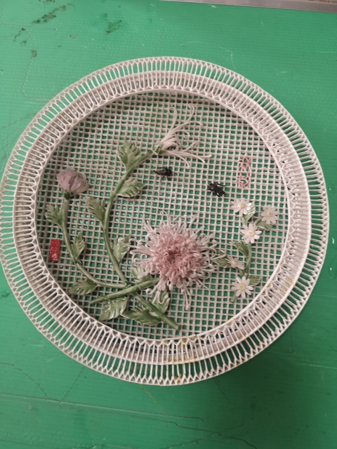 古玩陶瓷粉彩鏤雕貼塑盤拍賣，當前價格6000元