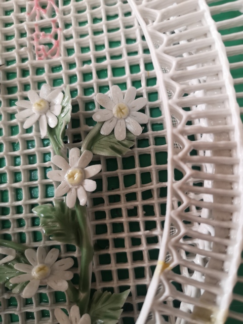 古玩陶瓷粉彩鏤雕貼塑盤拍賣，當前價格6000元