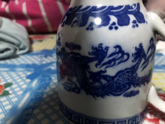 古玩陶瓷執(zhí)杯拍賣，當(dāng)前價(jià)格5000元