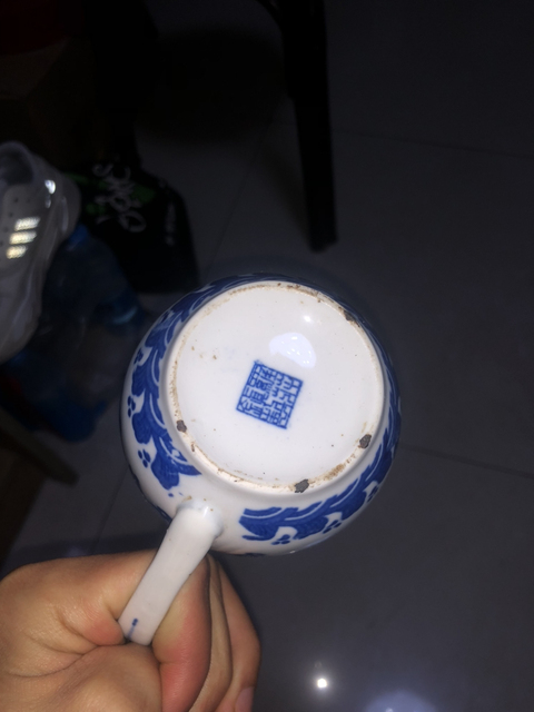 古玩陶瓷執(zhí)杯拍賣，當(dāng)前價(jià)格5000元