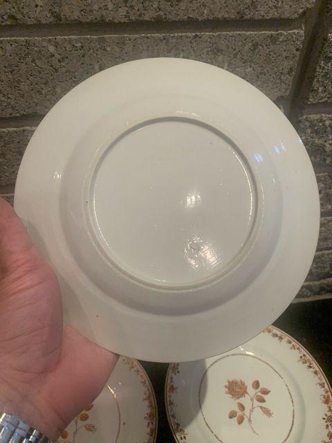 古玩陶瓷花卉紋盤拍賣，當(dāng)前價格4000元