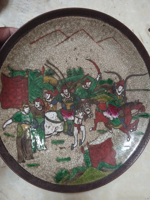 古玩陶瓷哥釉五彩刀馬人物戰將紋盤拍賣，當前價格6000元