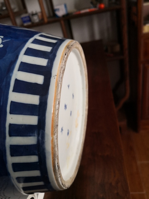 古玩陶瓷清光緒 ?藍地留白梅花紋罐拍賣，當前價格5000元