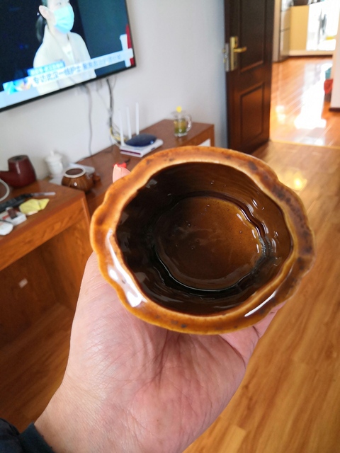 古玩陶瓷醬釉筆筒拍賣,當前價格200元