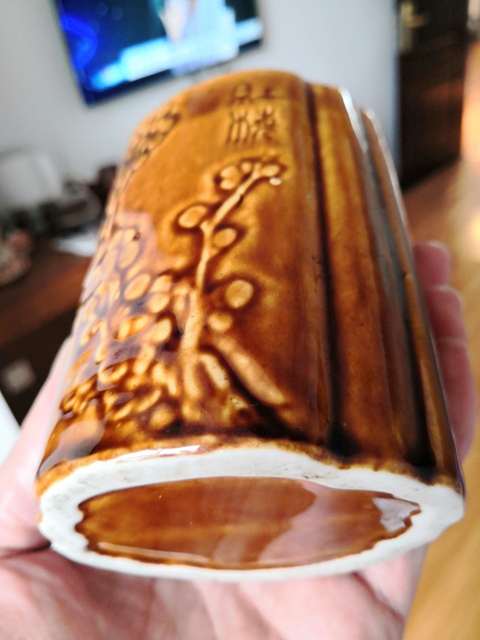 古玩陶瓷醬釉筆筒拍賣,當前價格200元